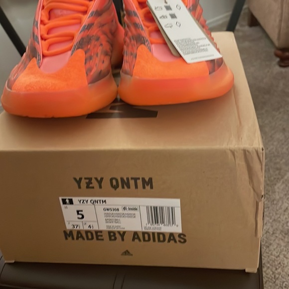 2023
Yeezy Quantum 'Hi-Res Orange Men's size 5 brand new - never worn - Picture 8 of 8